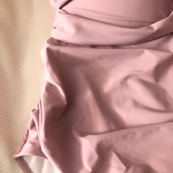 Nicole Miller New York Plus Size 2X Cross-front Swimsuit - Picture 3 of 10